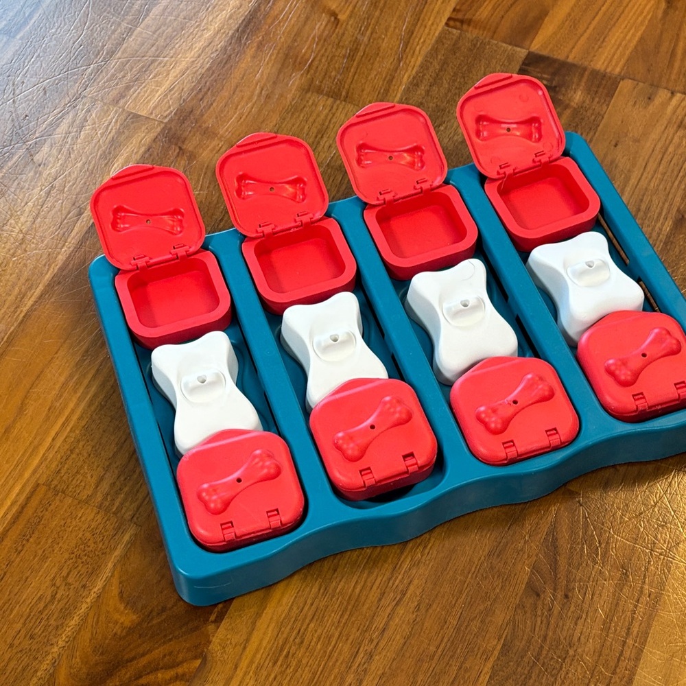 Interactive Dog Puzzle Toy - Red, White & Blue